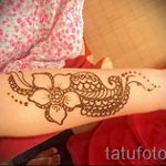 mehendi à l'intérieur du bras - photo henné tatouage temporaire 1011 tatufoto.ru