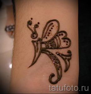 mehendi à pied Butterfly - options pour tatouage au henné temporaire sur 05082016 1031 tatufoto.ru