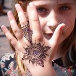 mehendi à portée de main pour les enfants - photo henné tatouage temporaire 1015 tatufoto.ru