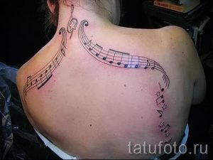 note tatouage sur son cou - une photo du tatouage fini 02082016 2006 tatufoto.ru