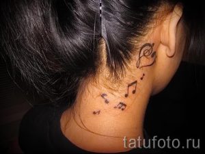 note tatouage sur son cou - une photo du tatouage fini 02082016 3007 tatufoto.ru