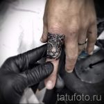 photo - tatouages cool sur les doigts - un exemple 1114 tatufoto.ru
