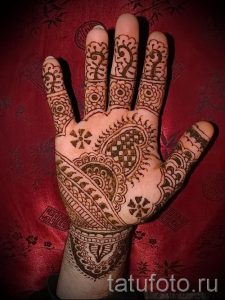 картинки мехенди на руках - фото временной тату хной 3203 tatufoto.ru
