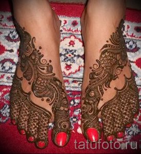 красивое мехенди на ноге - варианты временной тату хной от 05082016 8118 tatufoto.ru