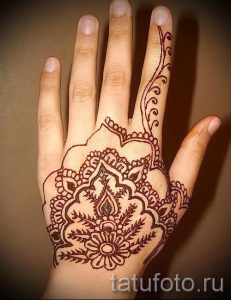 мехенди на кисти руки - фото временной тату хной 2227 tatufoto.ru