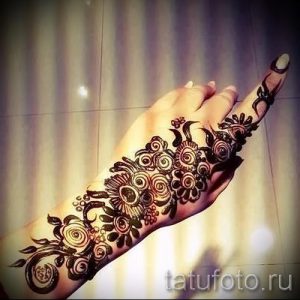 мехенди на левой руке фото - фото временной тату хной 2230 tatufoto.ru