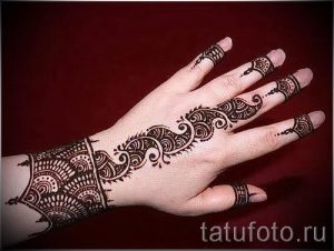 мехенди на левой руке фото - фото временной тату хной 3231 tatufoto.ru