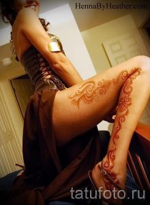 мехенди на ноге на бедре - варианты временной тату хной от 05082016 5160 tatufoto.ru
