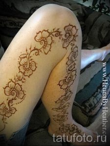 мехенди на ноге на бедре - варианты временной тату хной от 05082016 6161 tatufoto.ru
