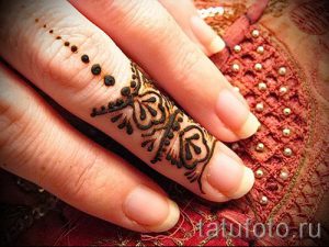 мехенди на пальцах рук - фото временной тату хной 10241 tatufoto.ru