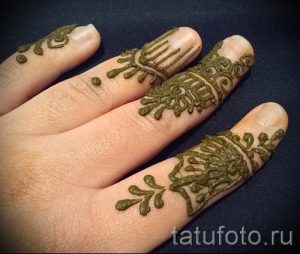мехенди на пальцах рук - фото временной тату хной 11242 tatufoto.ru