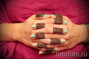 мехенди на пальцах рук - фото временной тату хной 8239 tatufoto.ru