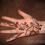 мехенди на правой руке - фото временной тату хной 5248 tatufoto.ru