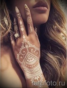 мехенди на руке белой хной - фото временной тату хной 4252 tatufoto.ru