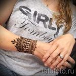 мехенди на руке браслет - фото временной тату хной 1254 tatufoto.ru