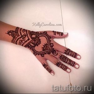 мехенди на руке браслет - фото временной тату хной 6259 tatufoto.ru