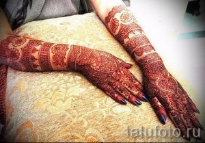 мехенди на руке в виде браслета - фото временной тату хной 3271 tatufoto.ru