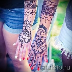 мехенди на руке в виде браслета - фото временной тату хной 4272 tatufoto.ru