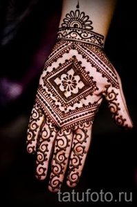 мехенди на руке геометрия - фото временной тату хной 2278 tatufoto.ru