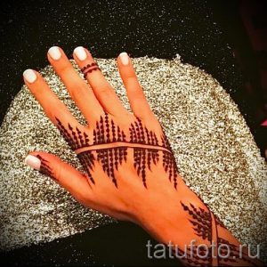 мехенди на руке геометрия - фото временной тату хной 4280 tatufoto.ru