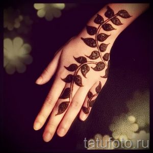 мехенди на руке для детей - фото временной тату хной 12294 tatufoto.ru