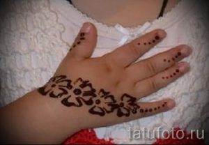 мехенди на руке для мальчиков - фото временной тату хной 3298 tatufoto.ru