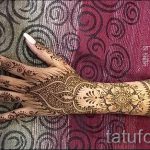 мехенди на руке корона - фото временной тату хной 1334 tatufoto.ru