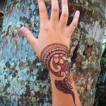 мехенди на руке легкие рисунки - фото временной тату хной 3338 tatufoto.ru