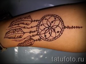 мехенди на руке ловец снов - фото временной тату хной 12358 tatufoto.ru