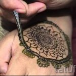 мехенди на руке ловец снов - фото временной тату хной 3349 tatufoto.ru