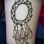 мехенди на руке ловец снов - фото временной тату хной 8354 tatufoto.ru