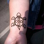 мехенди на руке маленькие - фото временной тату хной 5371 tatufoto.ru