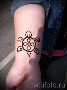 мехенди на руке маленькие - фото временной тату хной 5371 tatufoto.ru