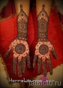 мехенди на руке мандала - фото временной тату хной 10386 tatufoto.ru