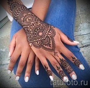 мехенди на руке мандала - фото временной тату хной 8384 tatufoto.ru