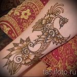 мехенди на руке павлин - фото временной тату хной 4395 tatufoto.ru