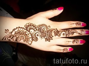 мехенди на руке птицы - фото временной тату хной 4406 tatufoto.ru