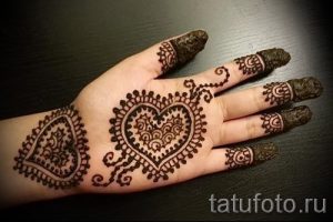 мехенди на руке ребенку - фото временной тату хной 1407 tatufoto.ru