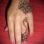 мехенди на руке ребенку - фото временной тату хной 4410 tatufoto.ru