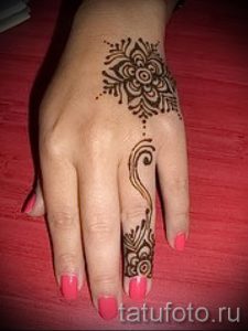 мехенди на руке ребенку - фото временной тату хной 4410 tatufoto.ru