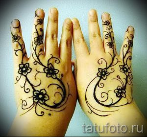 мехенди на руке ребенку - фото временной тату хной 6412 tatufoto.ru