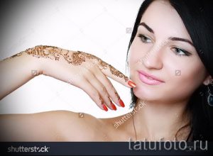 мехенди на руке хной - фото временной тату хной 2438 tatufoto.ru