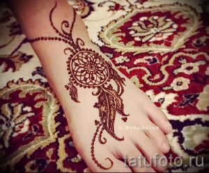 мехенди перо на ноге - варианты временной тату хной от 05082016 2238 tatufoto.ru
