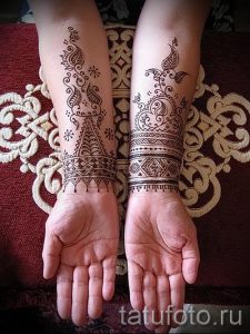 нежное мехенди на руке - фото временной тату хной 1458 tatufoto.ru