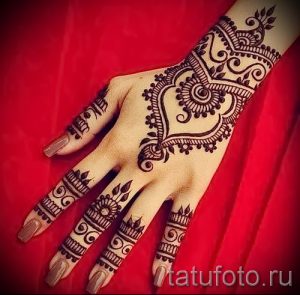 рисунки мехенди на руке - фото временной тату хной 2462 tatufoto.ru