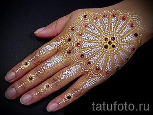 рисунки мехенди на руке - фото временной тату хной 5465 tatufoto.ru