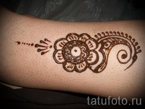 рисунок хной на ноге фото узоры - варианты временной тату хной от 05082016 8271 tatufoto.ru