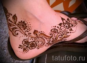 роспись хной на ноге - варианты временной тату хной от 05082016 4276 tatufoto.ru