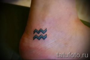 символ водолея тату - фото - пример готовой татуировки от 01082016 3071 tatufoto.ru