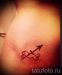 тату водолей знак зодиака - фото - пример готовой татуировки от 01082016 1120 tatufoto.ru